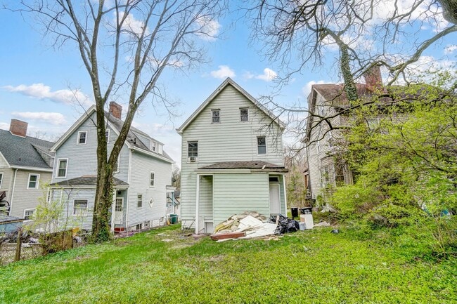 Building Photo - Three Bedroom in Cincinnati!