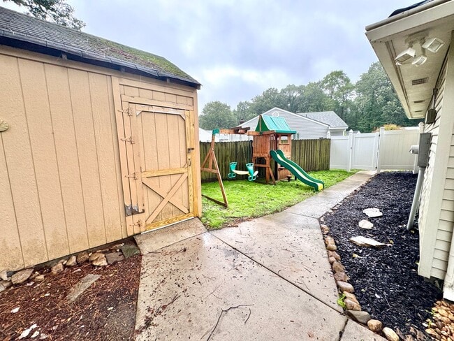 Building Photo - Modern Comfort & Convenience – 4BR/2.5BA i...