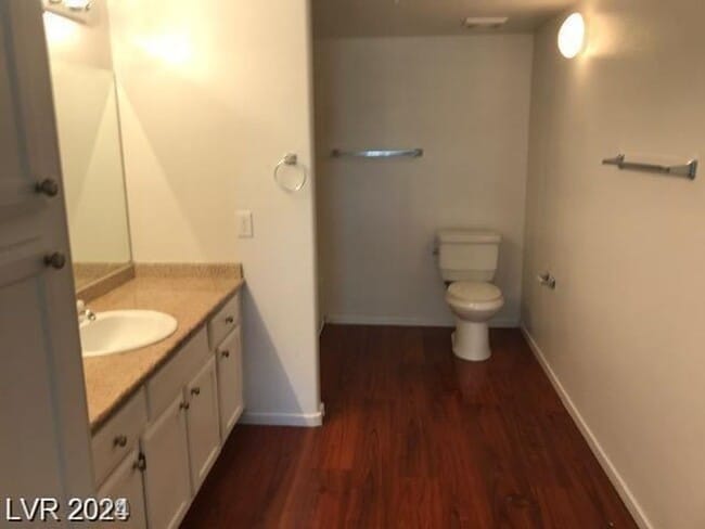 Building Photo - Very Nice & Clean Downstairs Unit In South...