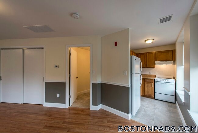 Building Photo - 1078 Boylston St