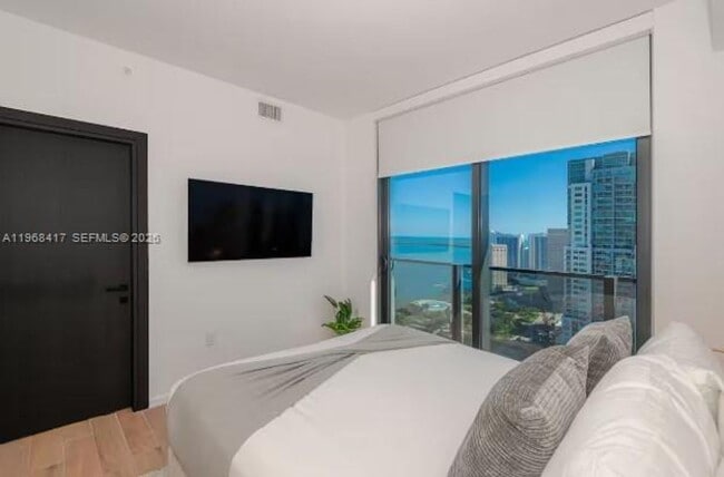 Building Photo - 398 NE 5th St