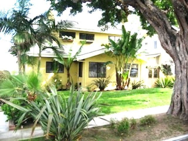 Building Photo - 416 Virginia St