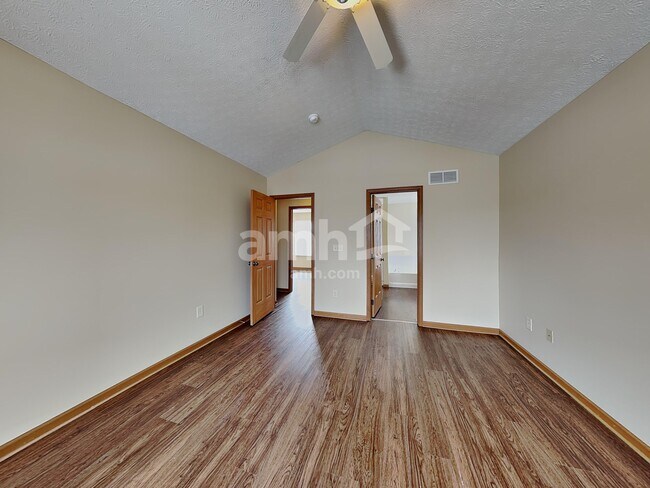 Building Photo - 748 Woodington Dr