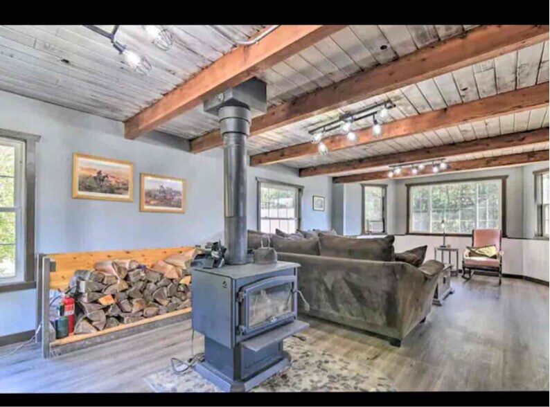 Building Photo - 132 Jemptegard Rd
