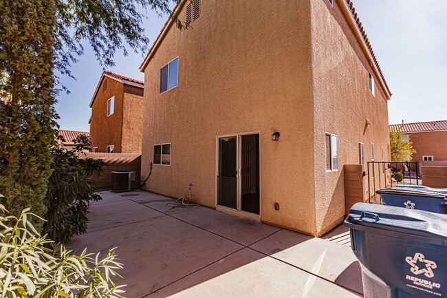 Building Photo - Southwest Home