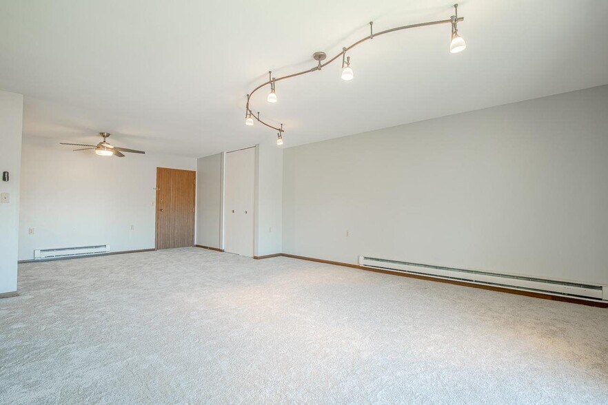 Building Photo - 5331 Brody Dr