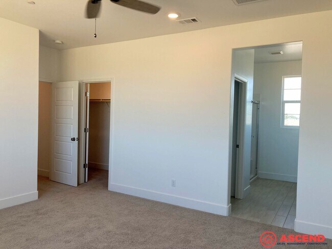 Building Photo - 9734 Cotton Creek Dr