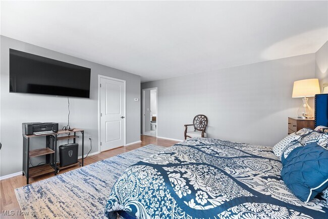 Building Photo - 12550 Lake Ave