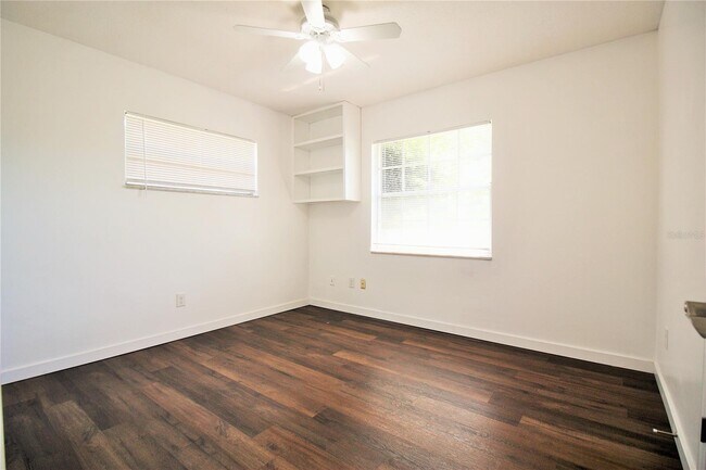 Building Photo - 5524 Clearview Dr