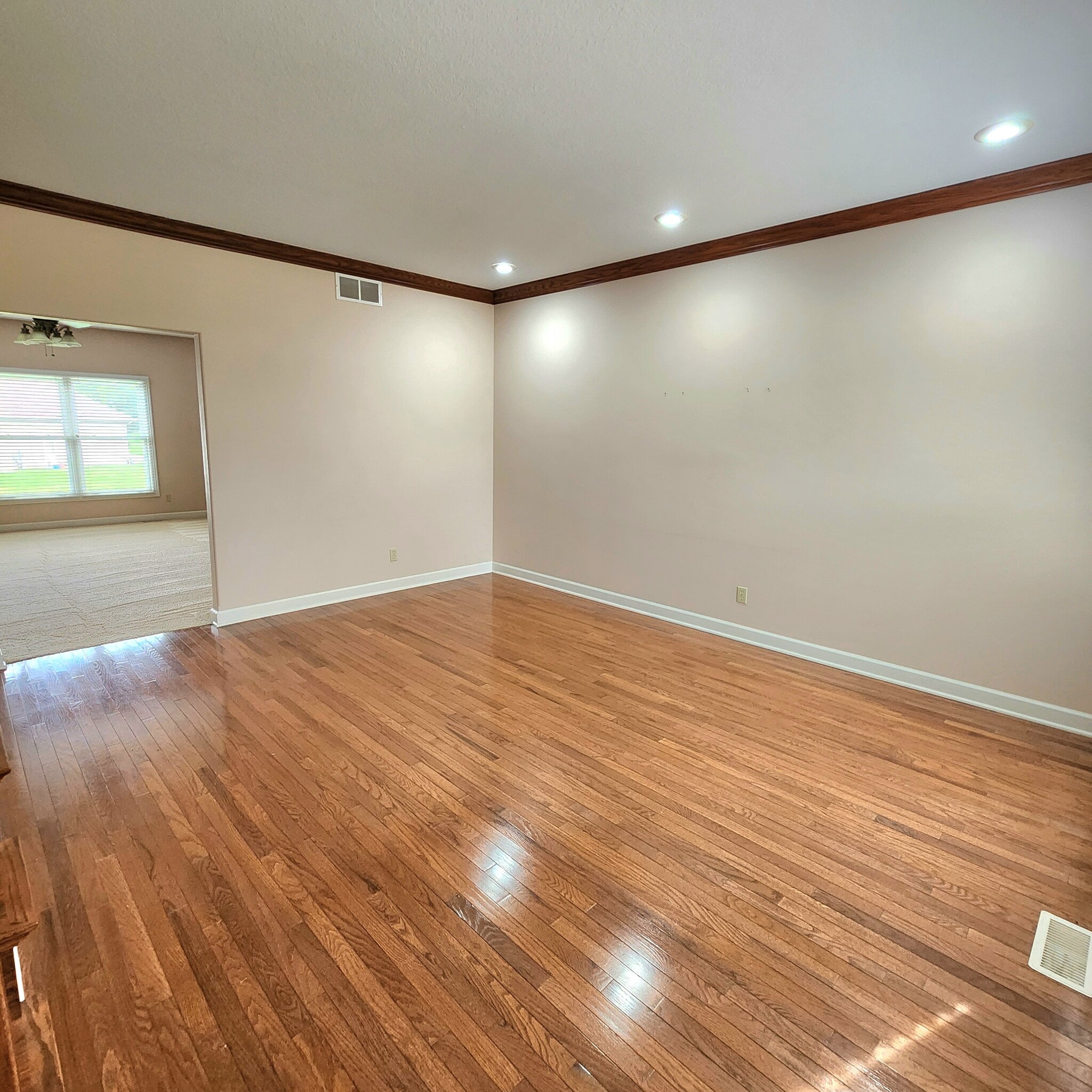 Building Photo - 102 E Sapphire Ln