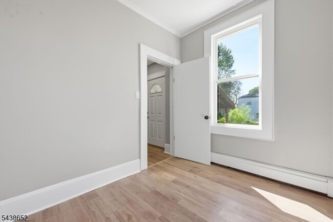 Building Photo - 508 2nd St