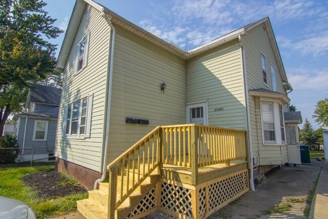 Building Photo - 37355 2nd St