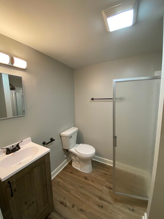 Bathroom 2 - 1050 Janet Dr