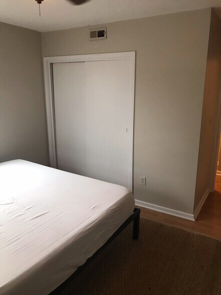 Building Photo - 615 Biltmore Ave