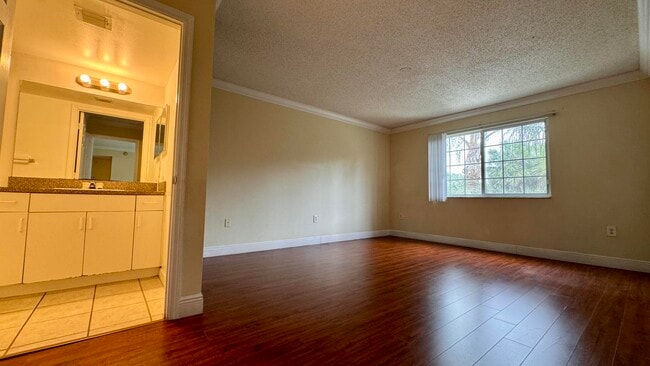 Building Photo - 5055 Wiles Rd