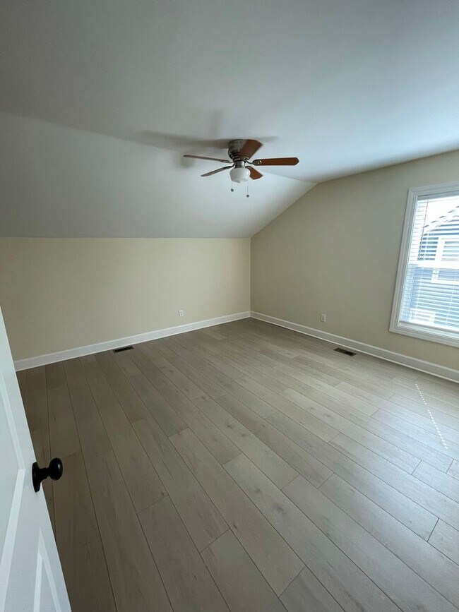 Building Photo - 505 Ingleside Dr