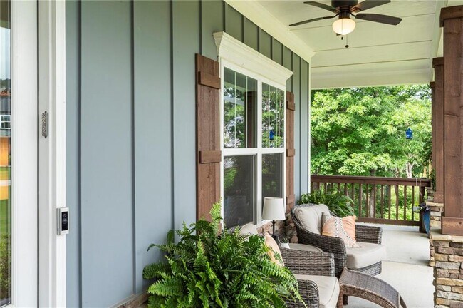 Building Photo - 175 STONELEDGE TRCE N