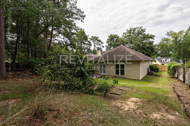 Building Photo - Daphne 3BR/2BA + Bonus Den – Spacious, Stylish & Full of Charm!