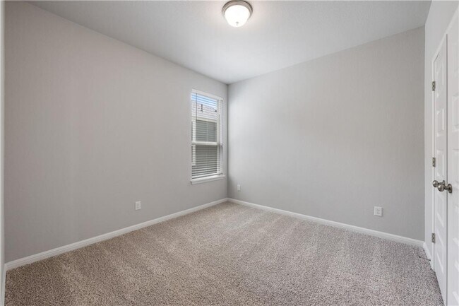Building Photo - 100 Drifter Ln