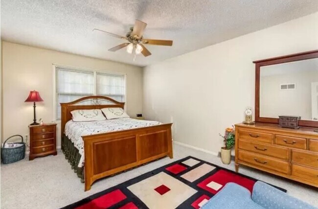 Building Photo - 15411 E 48th Terrace