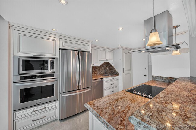 Building Photo - 4020 Galt Ocean Dr