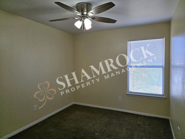 Building Photo - 2/1 Fourplex in Midway ISD!