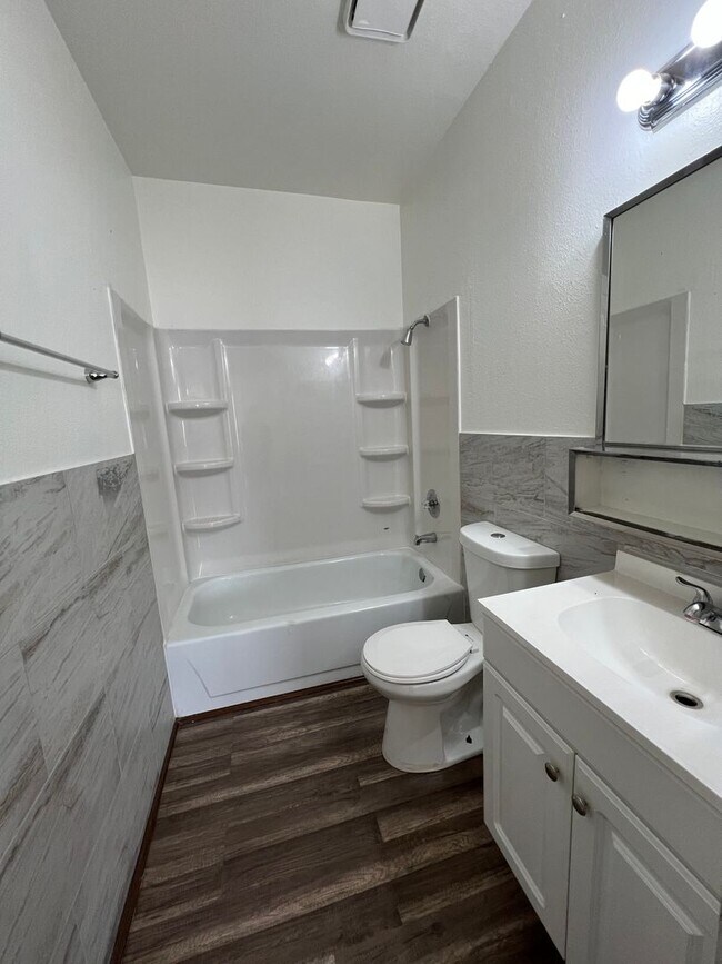Building Photo - 6942 Appleton Dr