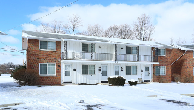 Building Photo - Devonshire Courts (921)