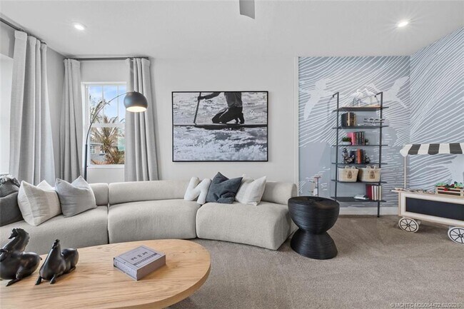 Building Photo - 823 SW Pr Ave