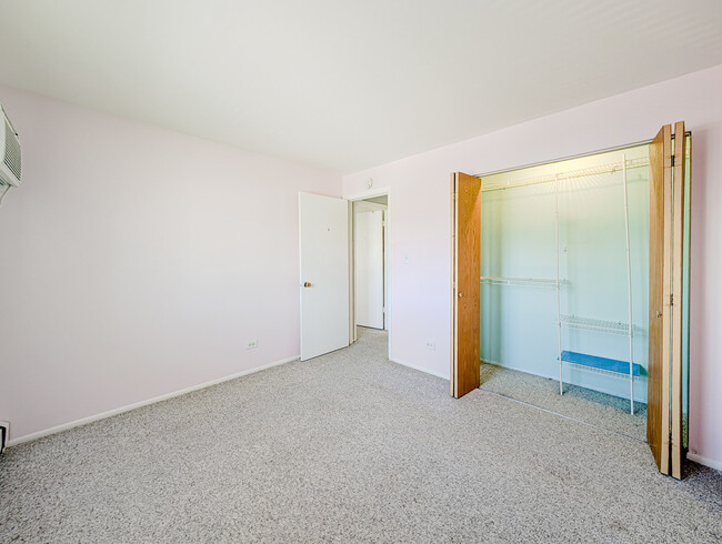 Building Photo - 801 S Dwyer Ave