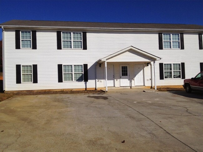 Building Photo - 2-102 Creek Side Dr