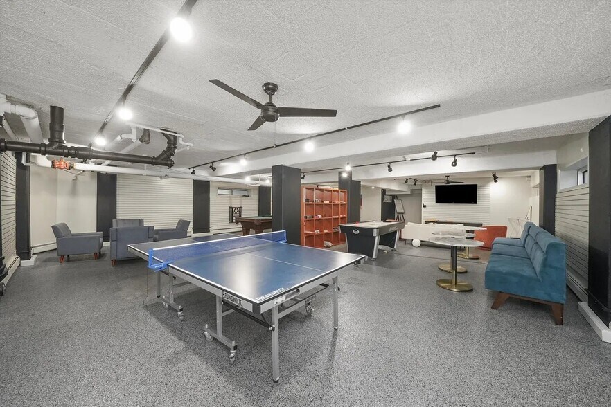 Building Photo - 4970 N Marine Dr