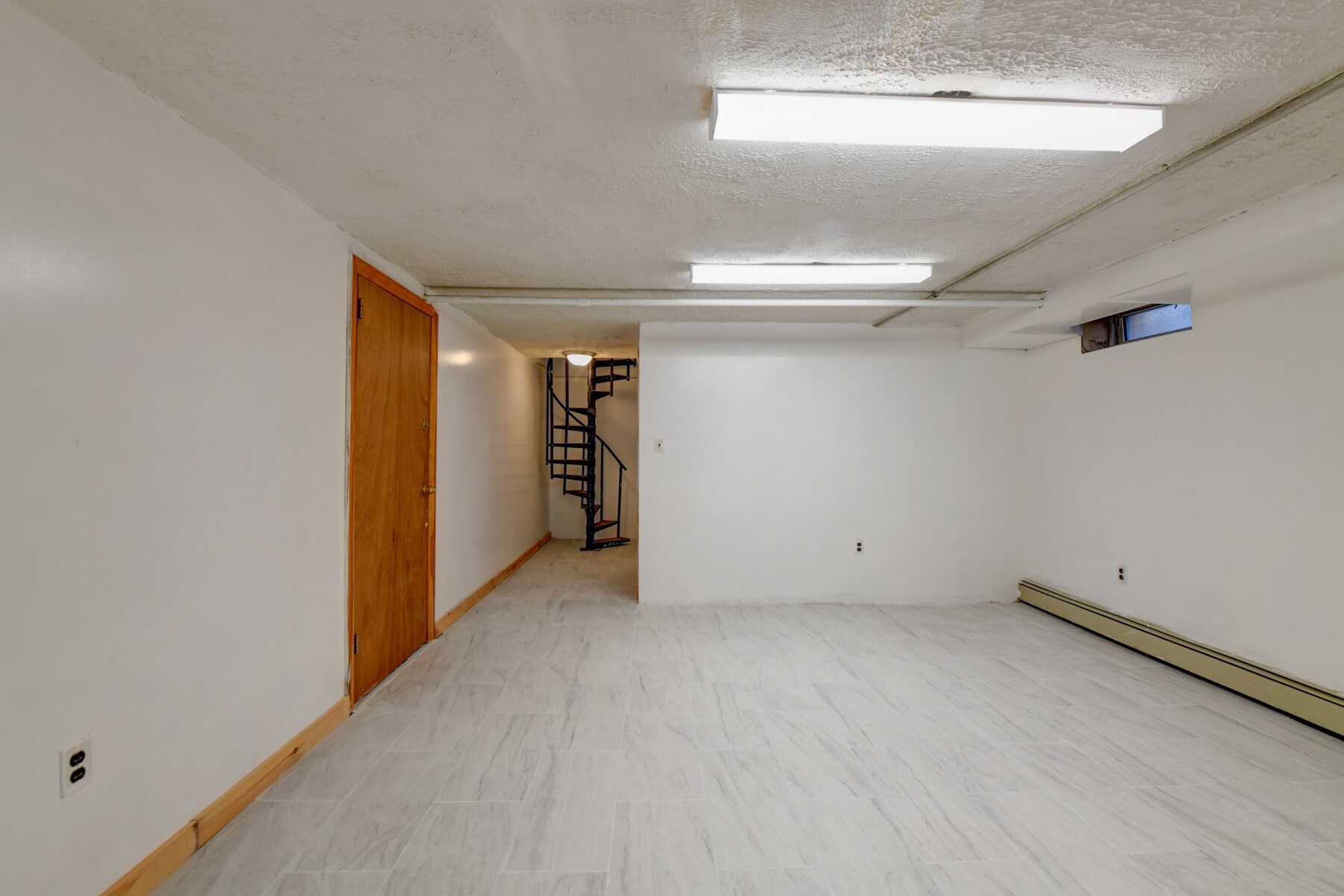 Building Photo - 71 Carmer Ave