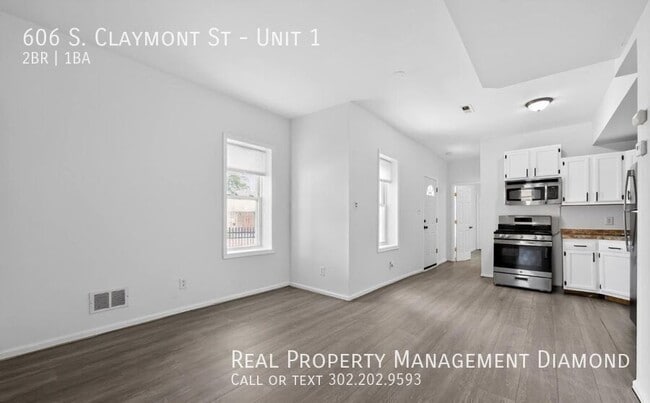 Building Photo - 606 S Claymont St