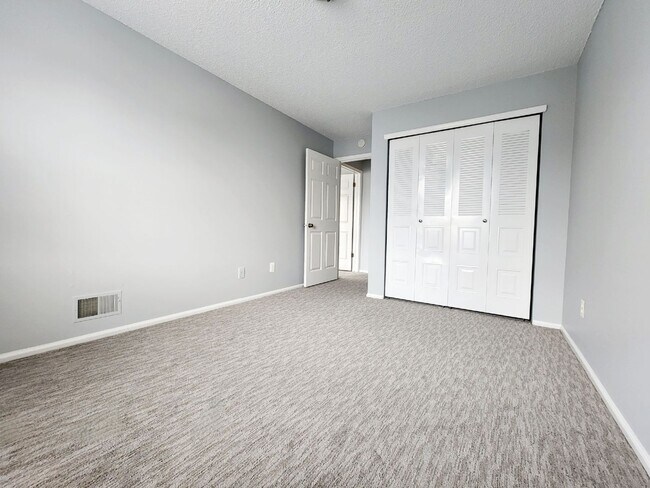 Building Photo - 2 Bedroom, 2 Bath - Society Hill, Mahwah, NJ - "NO BROKER FEE"