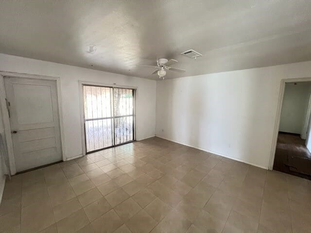 Building Photo - 6723 Ridgeway Dr