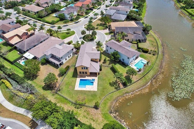 Building Photo - Great Pool Home with excellent lake View in Heron Bay, Parkland