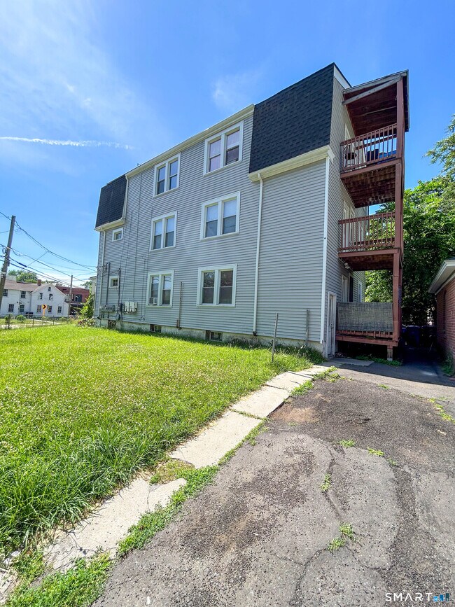 Building Photo - 57-59-59 Love Ln