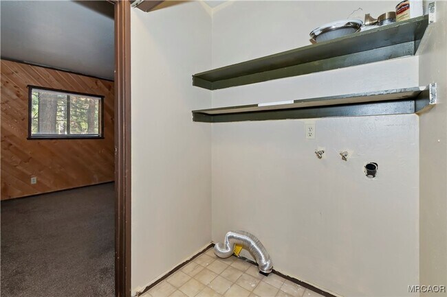 Building Photo - Big Bear City/Erwin Lake Area