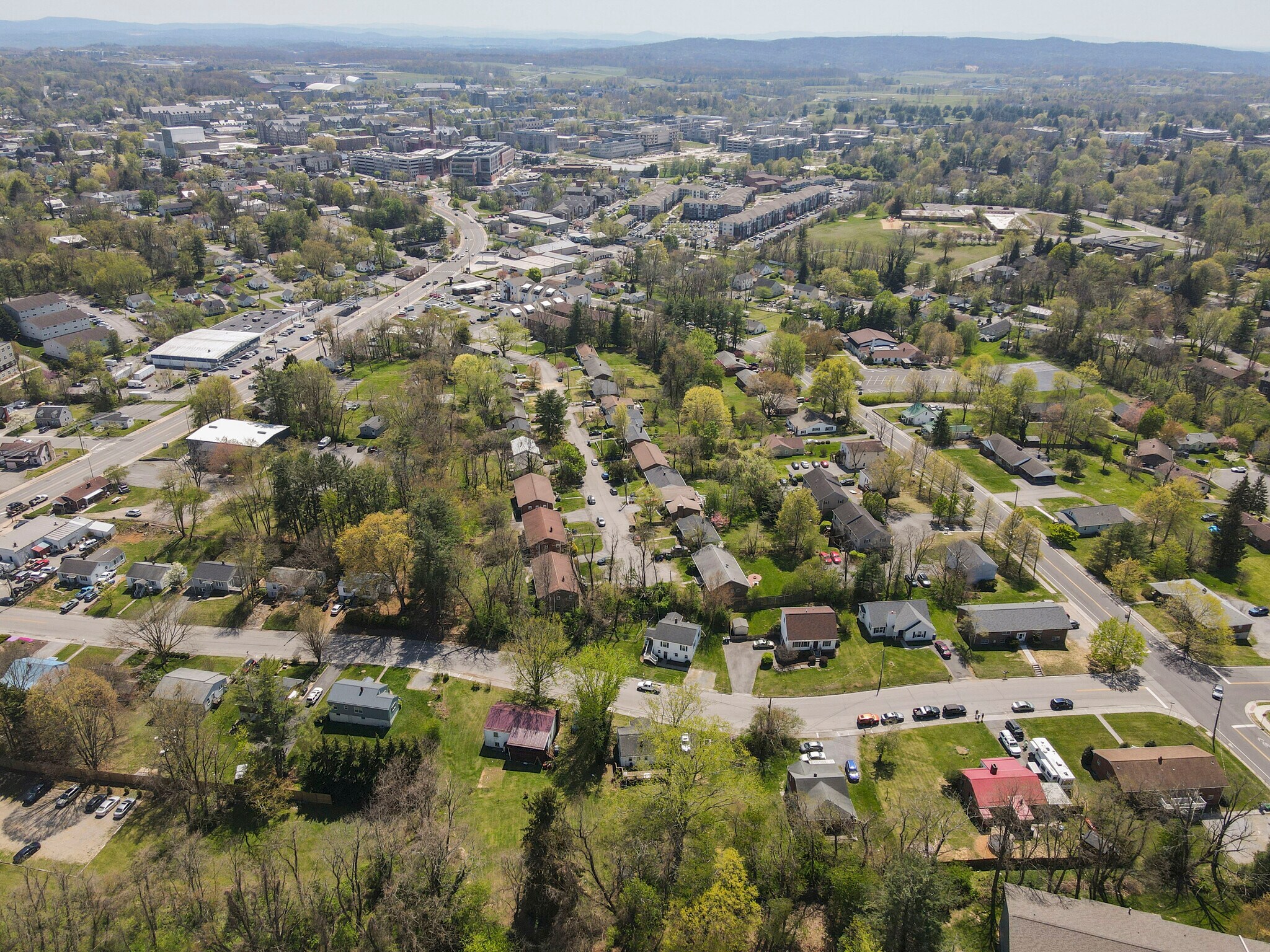 Building Photo - 206 Broce Dr