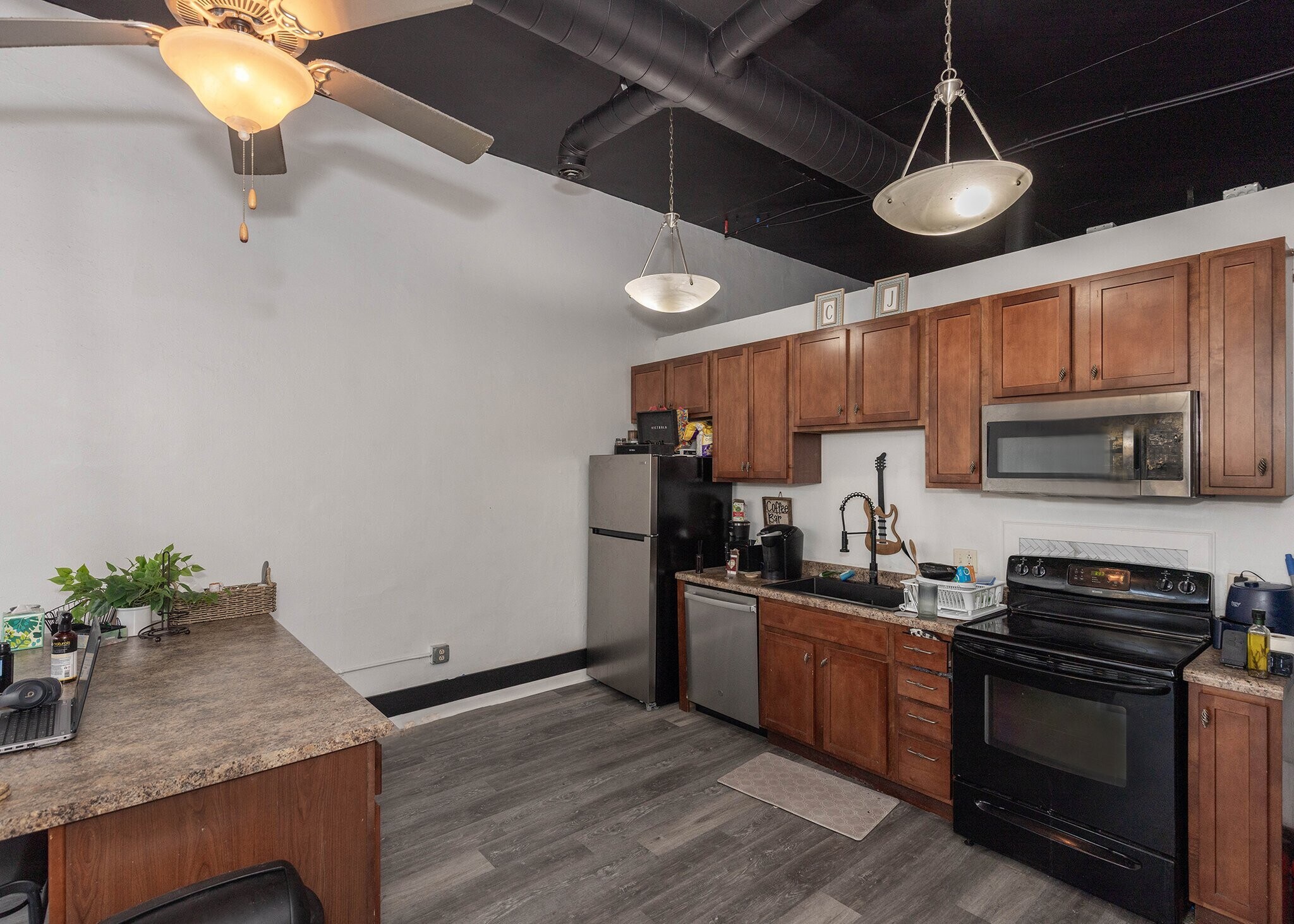 Building Photo - 1606 2nd Ave