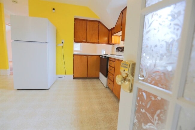 Building Photo - 134 Baldwin St