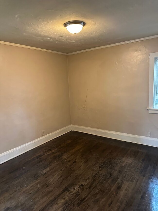 Building Photo - 2-Bedroom Apartment for Rent – $845 – Incl...