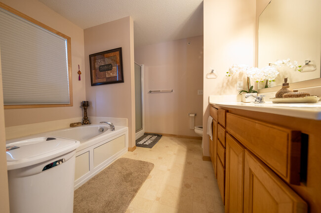 Building Photo - 5157 Yuma Ln N