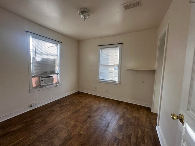 Building Photo - 3013 Lebanon Rd