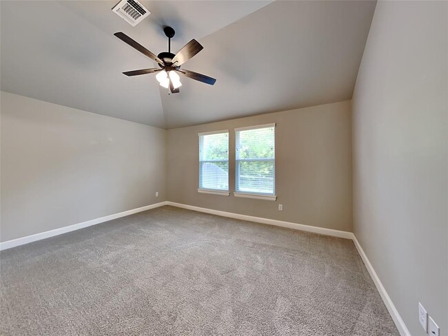 Building Photo - 460 Nest Cir