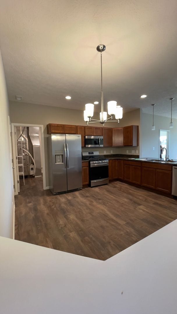 Building Photo - 3 Bedroom 2 Bath