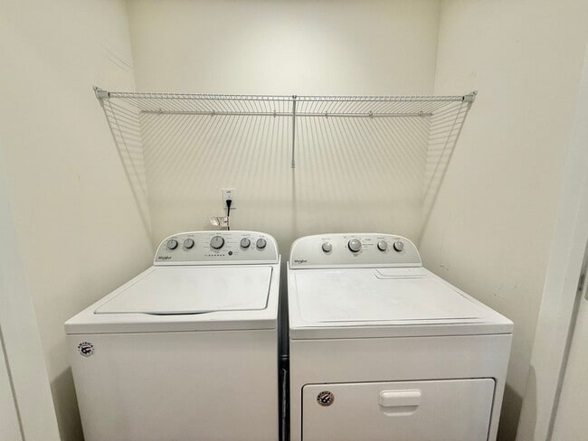 Building Photo - Spacious 3BD, 2.5BA End Unit Raleigh Townhome Near White Oak Shopping Center, I-40, and Downtown ...