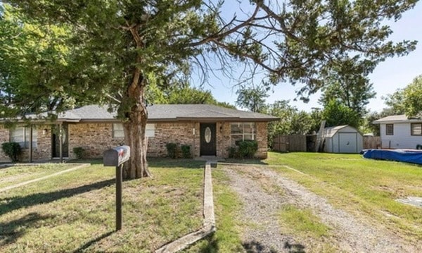 Building Photo - 204 Collinsville St