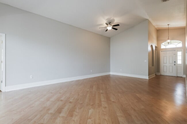 Building Photo - 5147 Pond View Ct